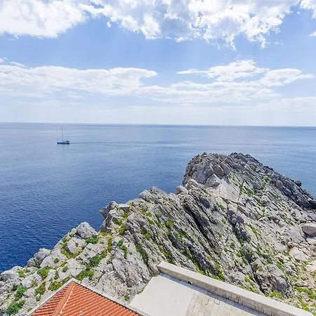 Lighthouse Grebeni Villa